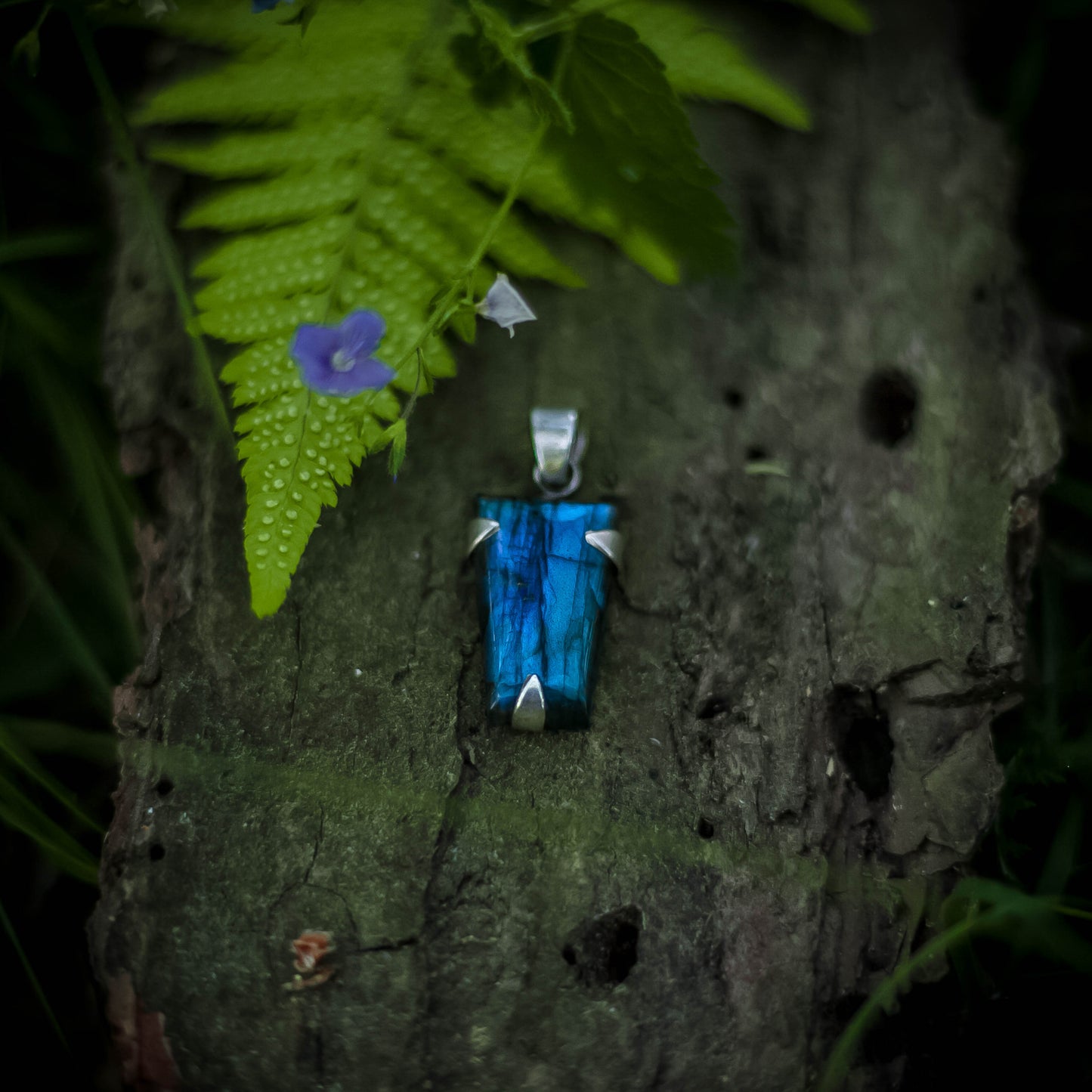 Labradorite Silver Pendant