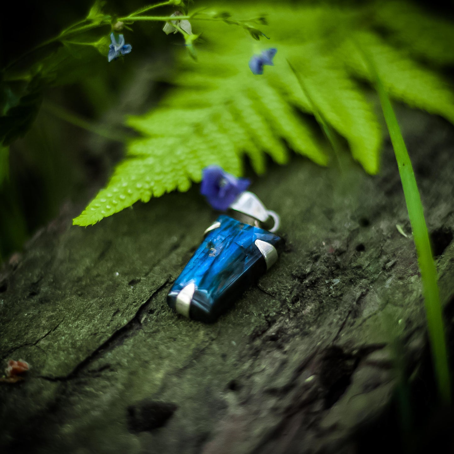 Labradorite Silver Pendant