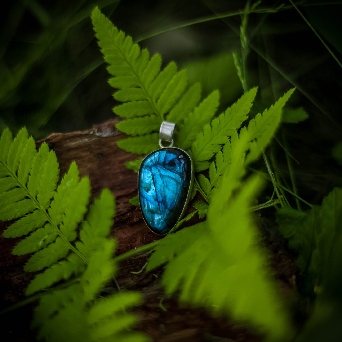 Labradorite Silver Pendant