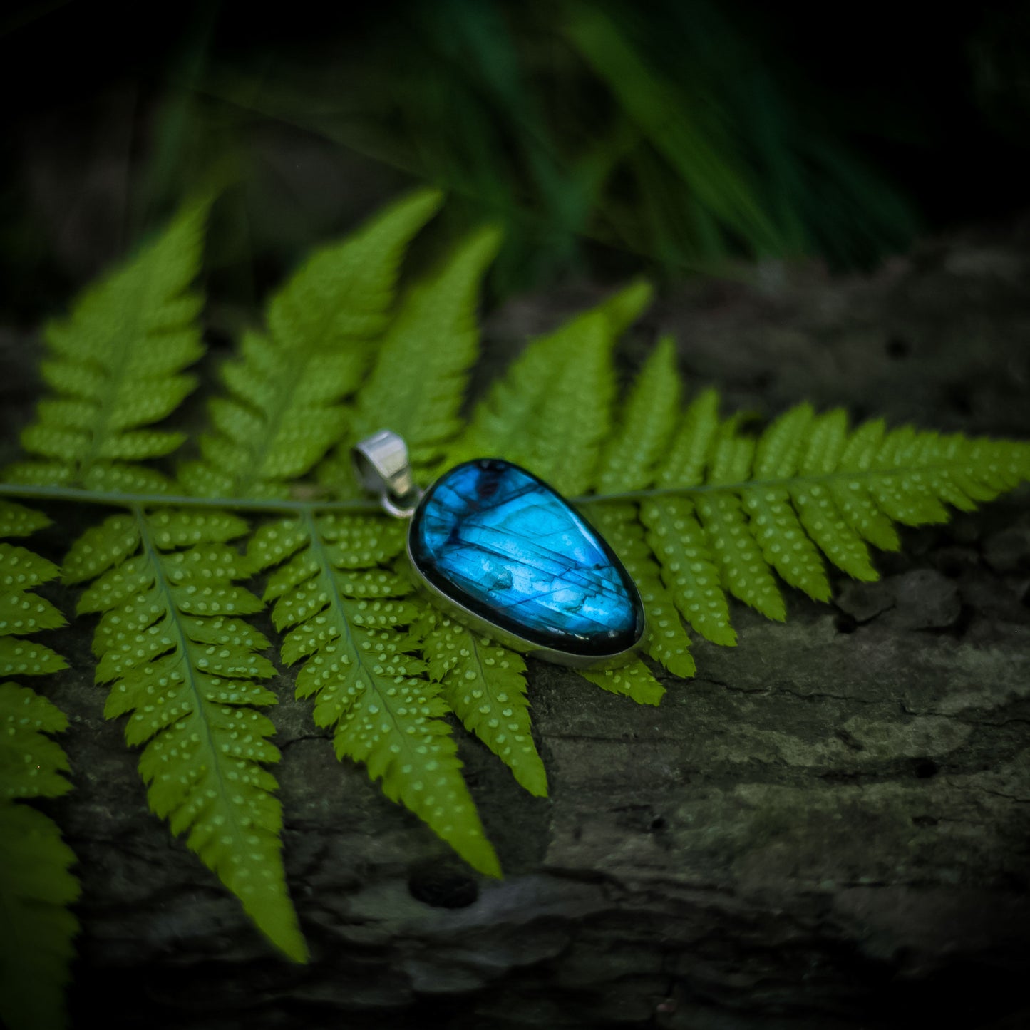 Labradorite Silver Pendant
