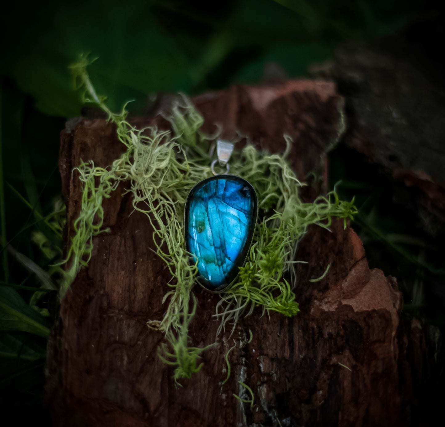 Labradorite Silver Pendant