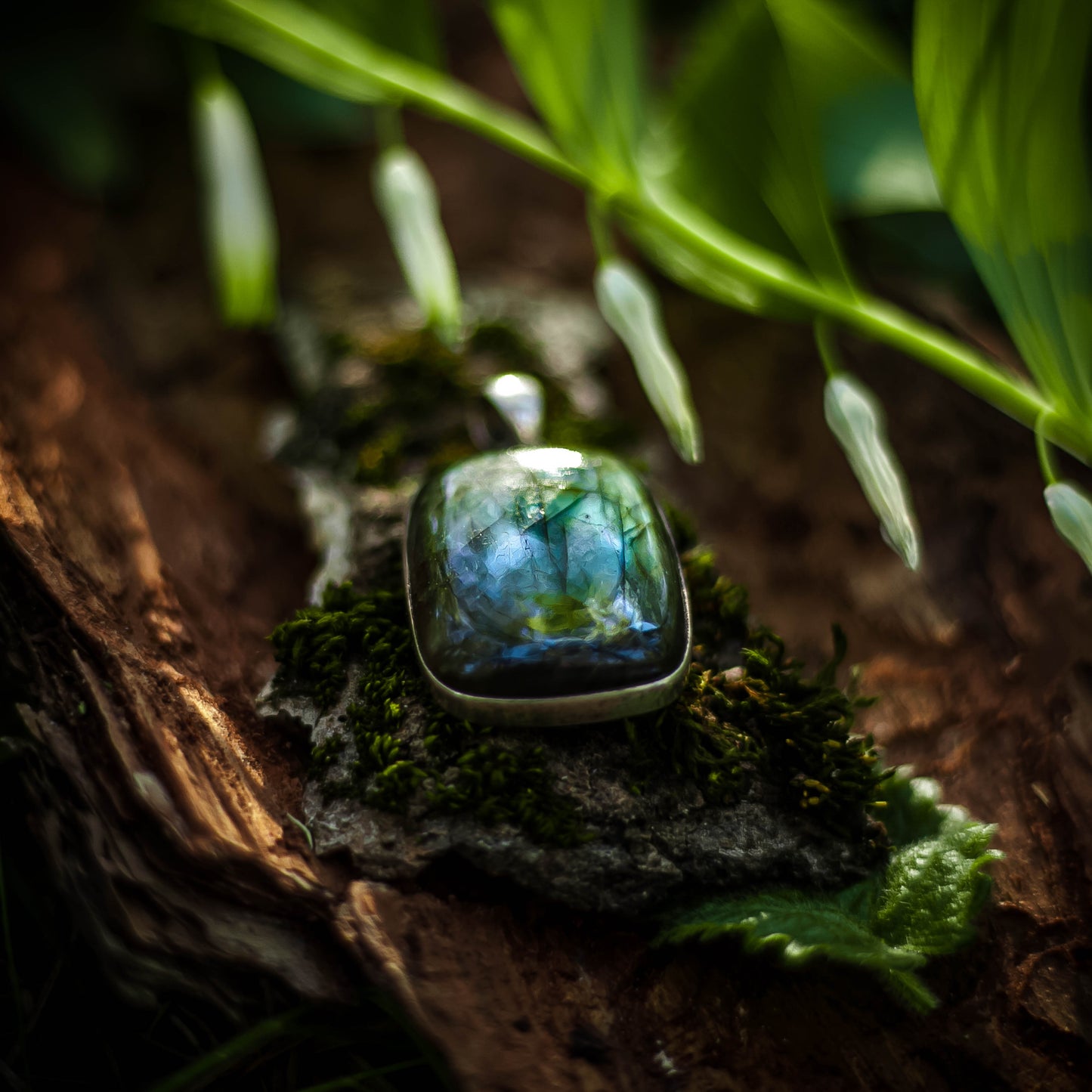 Labradorite Silver Pendant