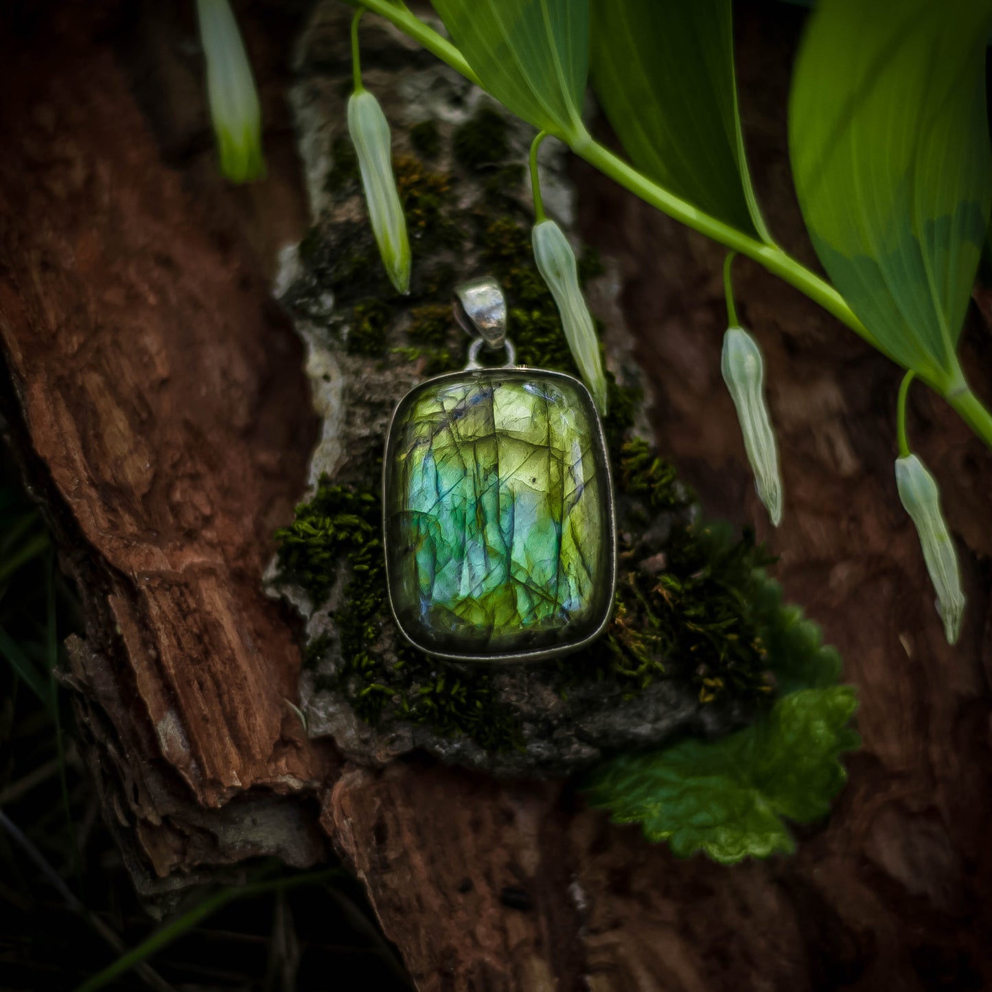 Labradorite Silver Pendant