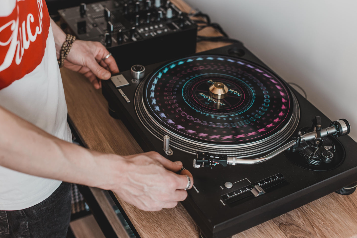 Stereometric DJ table for Vinyl Turntabl