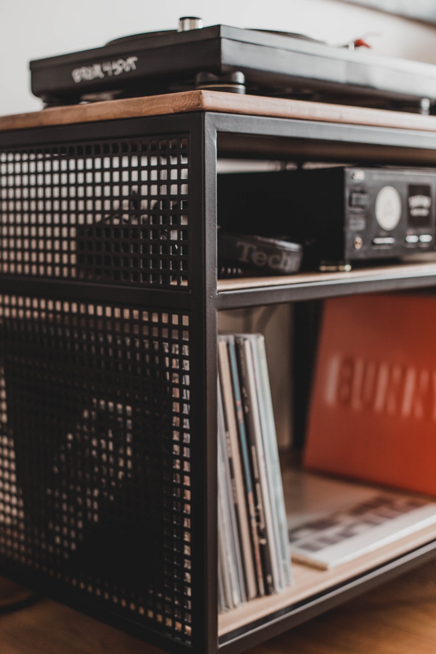 Stereometric DJ table for Vinyl Turntabl