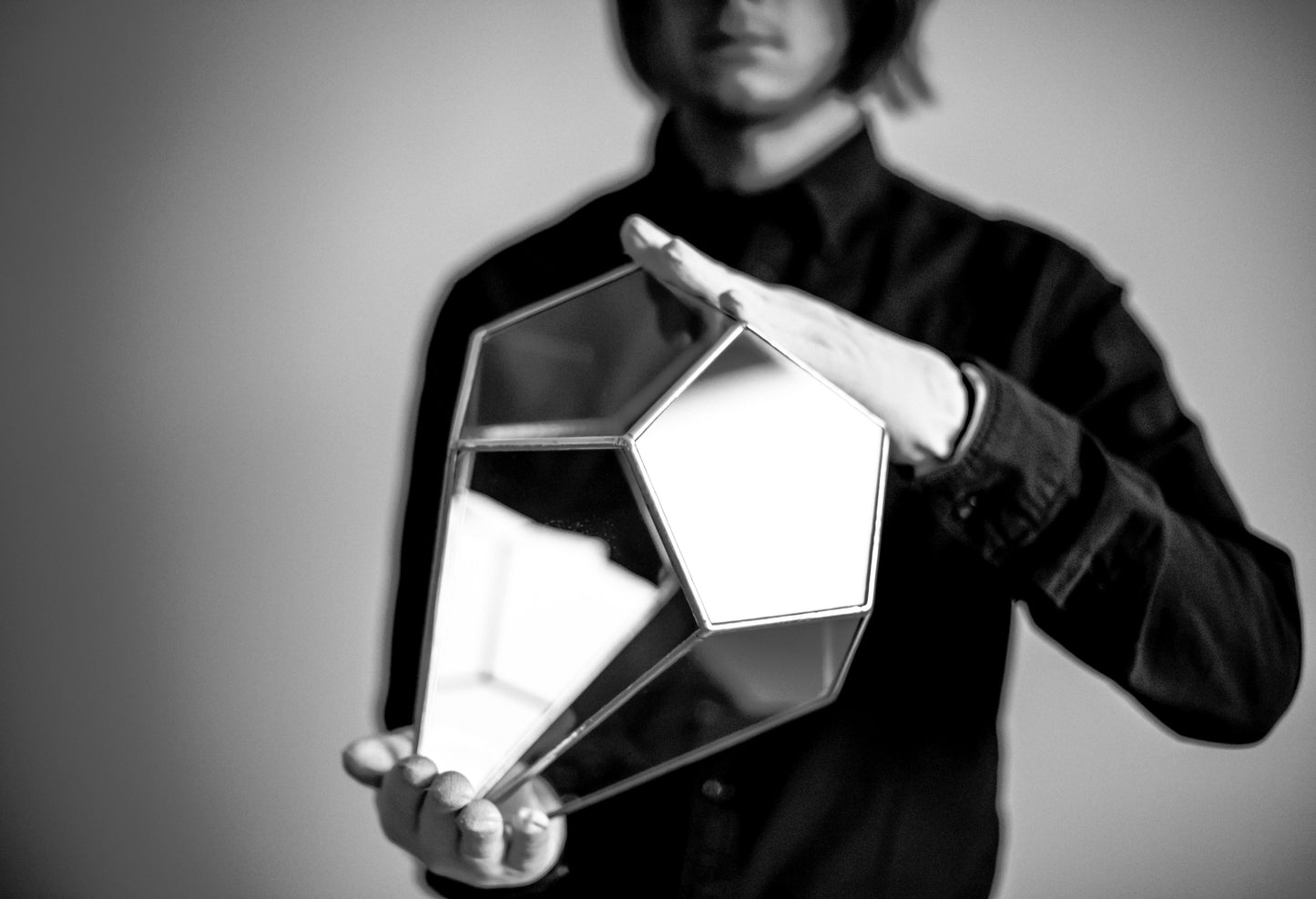 Люстра из геометрического стекла с остроконечным додекаэдром