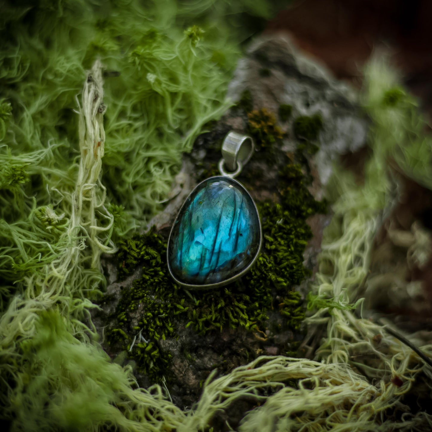 Labradorite Silver Pendant