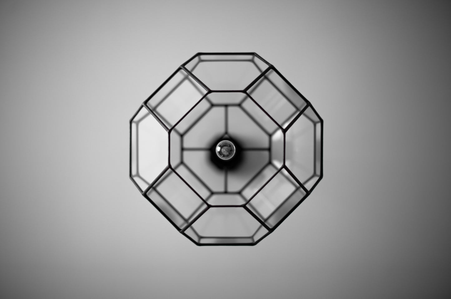 Стеклянная геометрическая люстра в форме усеченного кубооктаэдра
