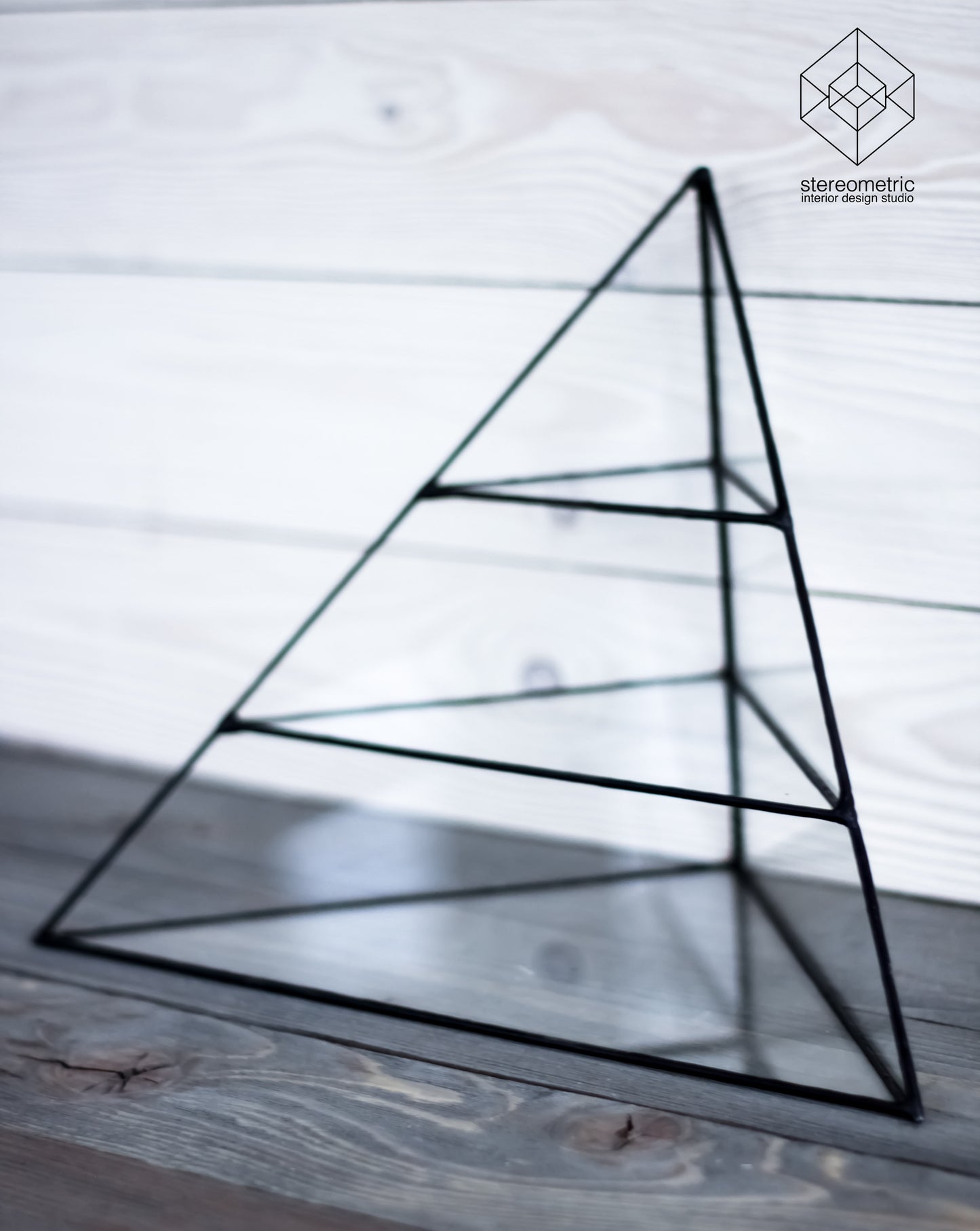 1/4 Pyramid Jewelry Rack